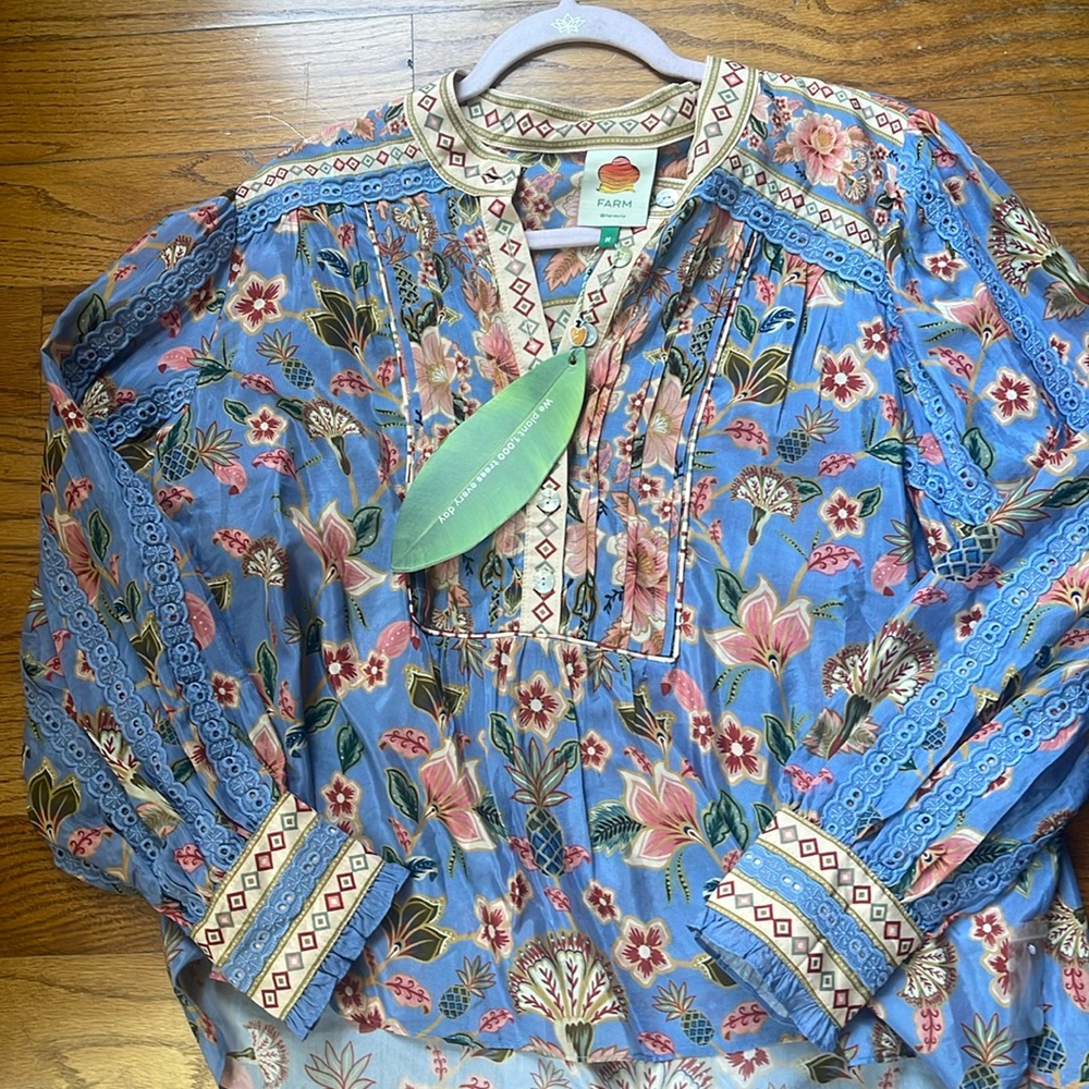 NWT Farm Rio top
